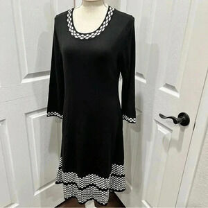 Jessica Howard black and white, geo pattern trim sweater dress.  Fit and flare